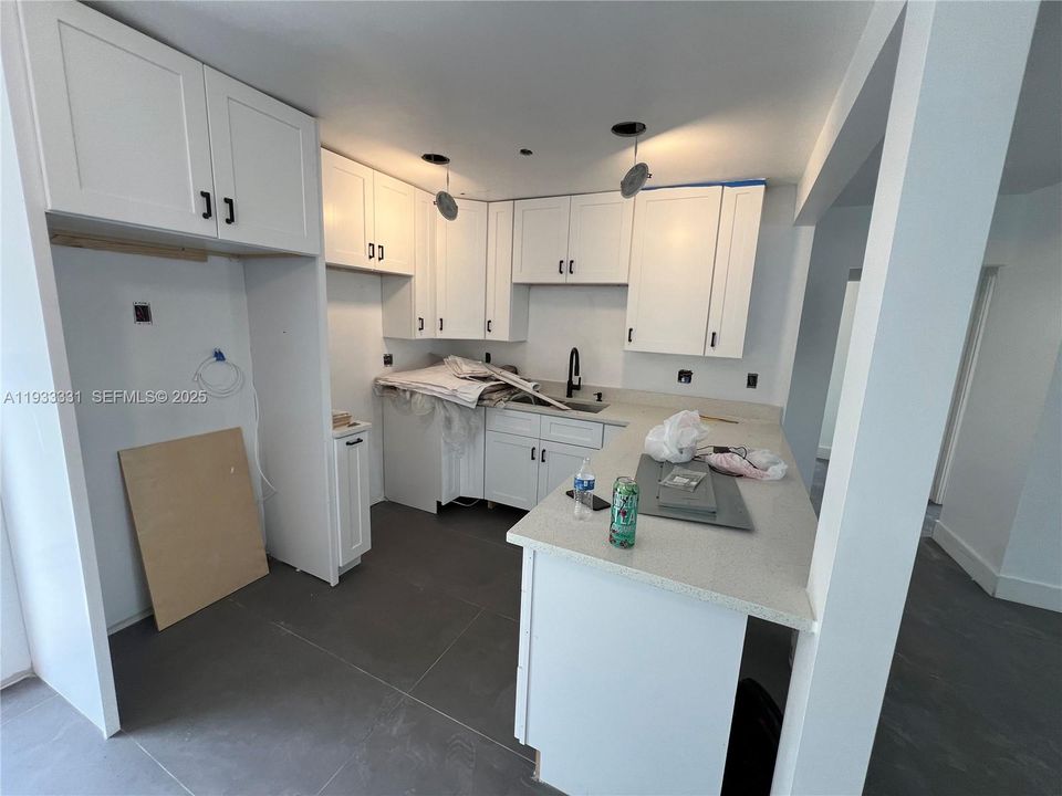 待售: $530,000 (3 贝兹, 1 浴室, 1155 平方英尺)