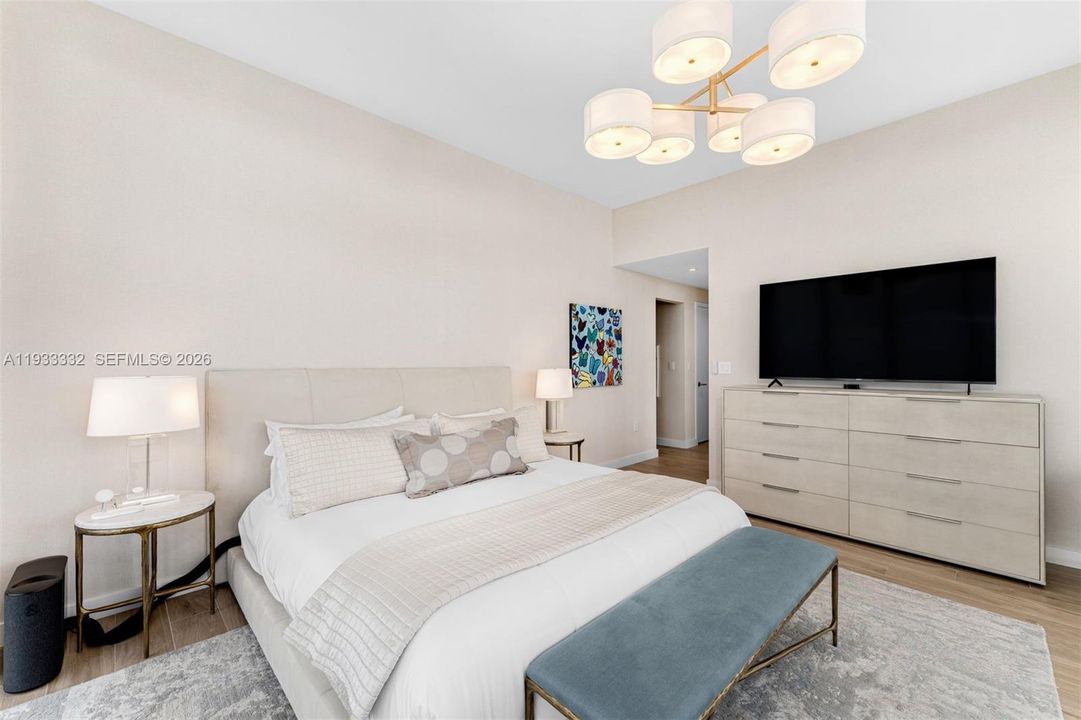 For Sale: $2,995,000 (3 beds, 3 baths, 1696 Square Feet)