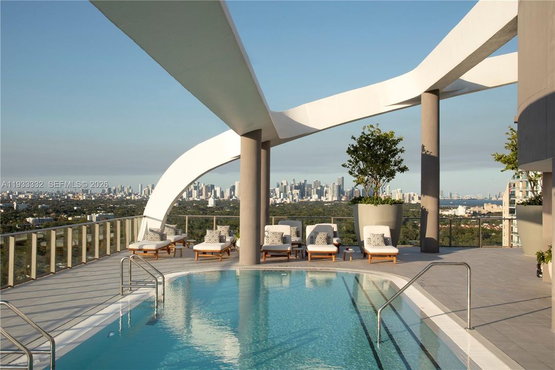 For Sale: $2,995,000 (3 beds, 3 baths, 1696 Square Feet)