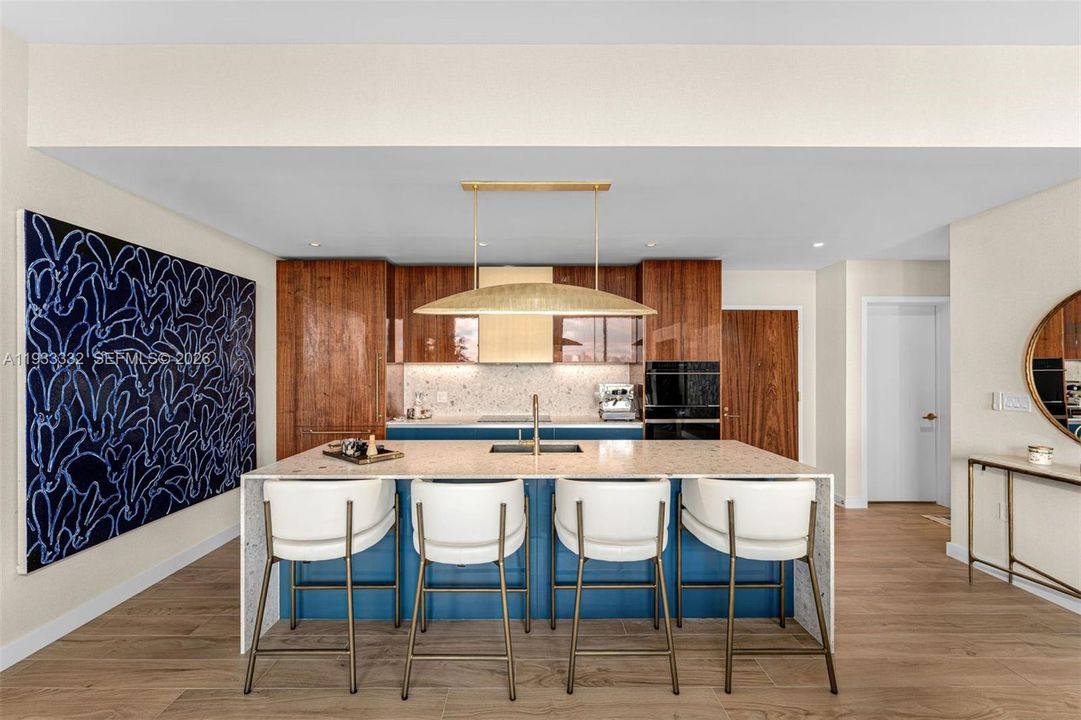 For Sale: $2,995,000 (3 beds, 3 baths, 1696 Square Feet)