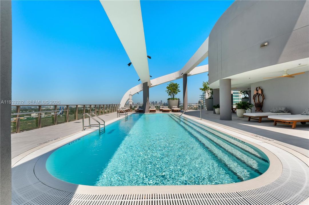 For Sale: $2,995,000 (3 beds, 3 baths, 1696 Square Feet)