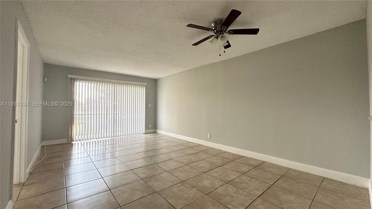 For Rent: $1,550 (1 beds, 1 baths, 750 Square Feet)