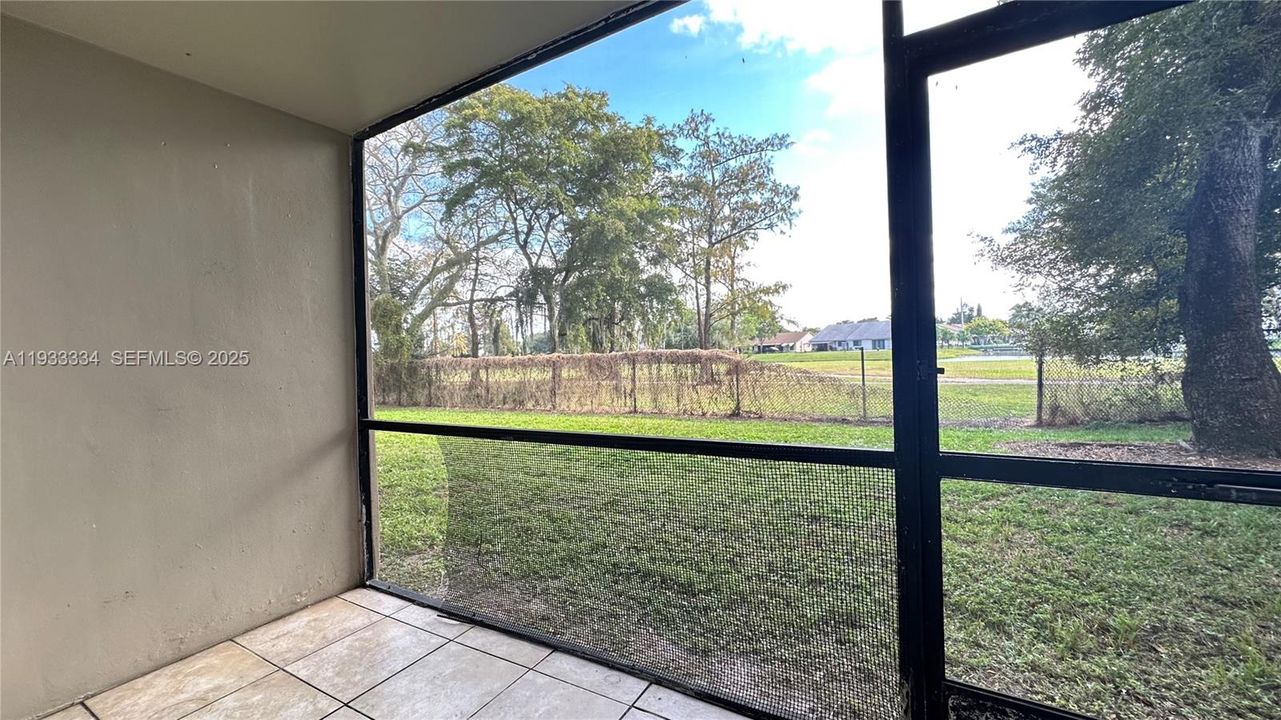 For Rent: $1,550 (1 beds, 1 baths, 750 Square Feet)