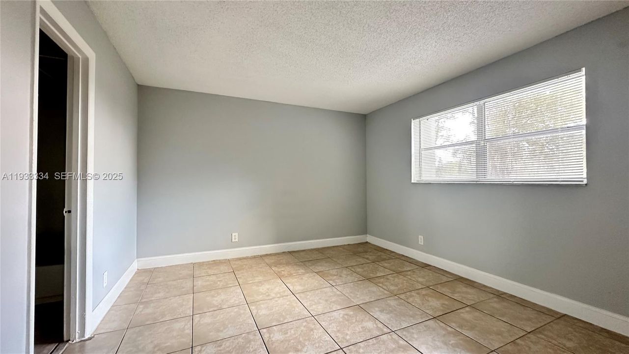 For Rent: $1,550 (1 beds, 1 baths, 750 Square Feet)