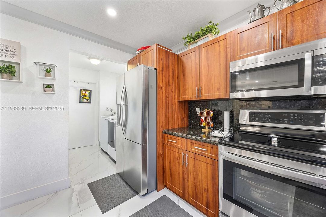 En Venta: $675,000 (3 camas, 2 baños, 1724 Pies cuadrados)