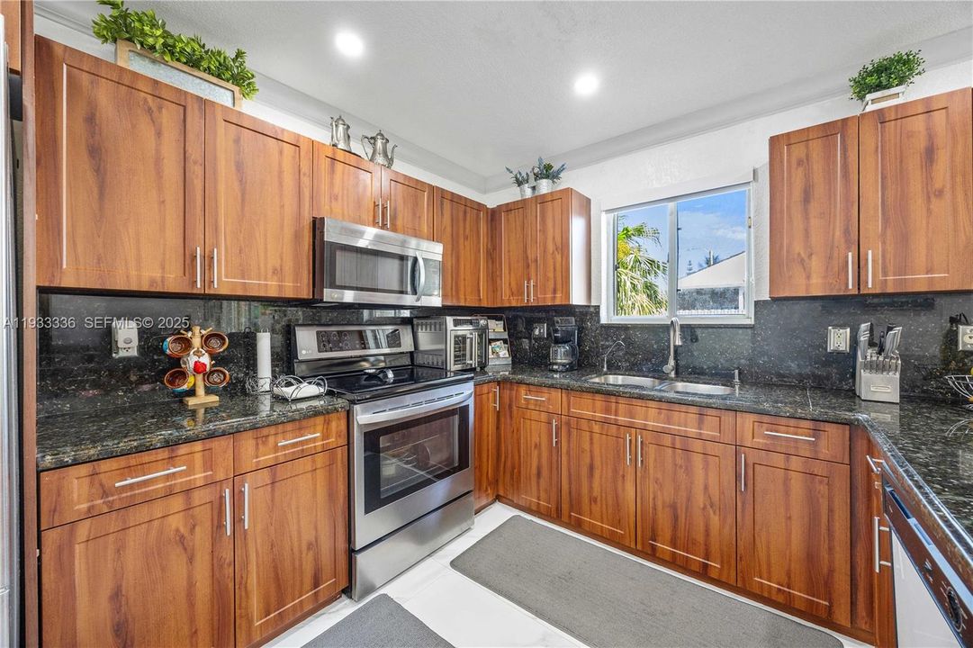 En Venta: $675,000 (3 camas, 2 baños, 1724 Pies cuadrados)