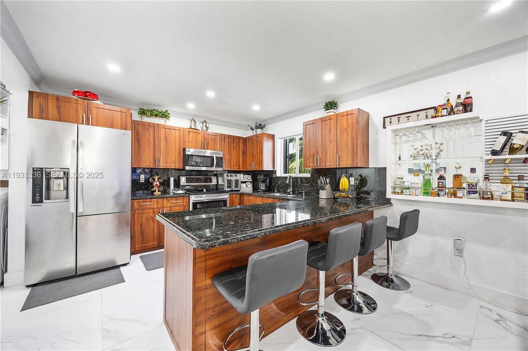 En Venta: $675,000 (3 camas, 2 baños, 1724 Pies cuadrados)