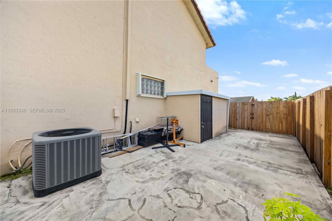 En Venta: $675,000 (3 camas, 2 baños, 1724 Pies cuadrados)