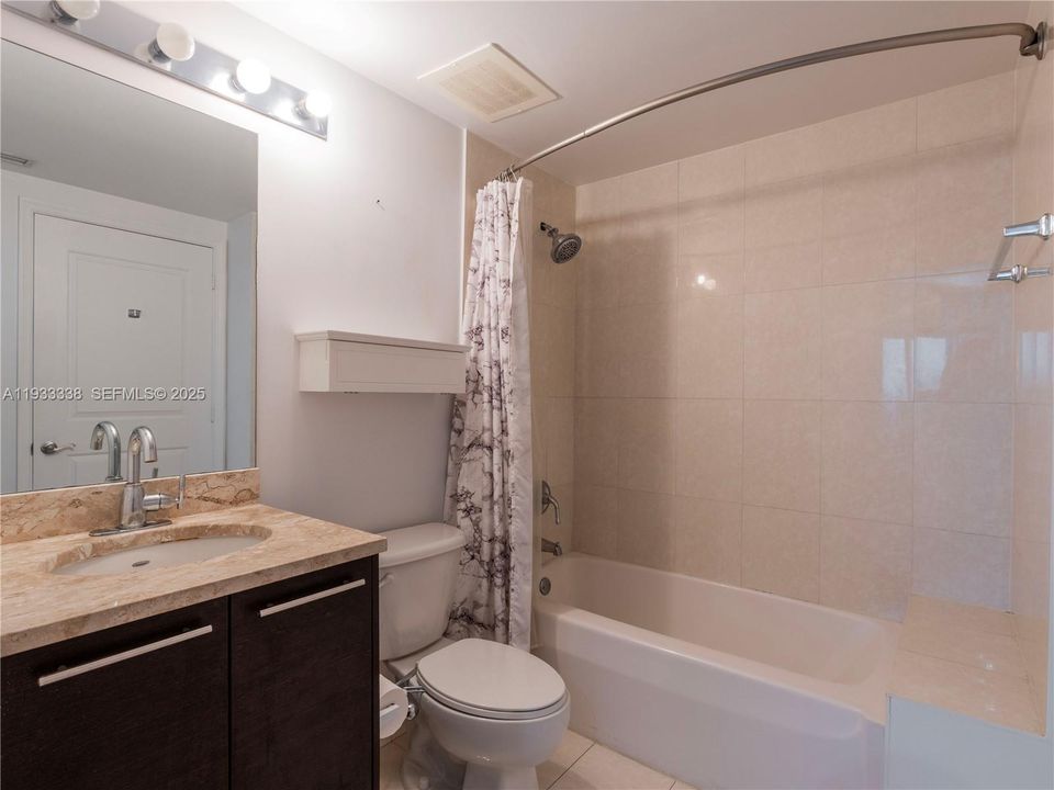 出租: $3,850 (2 贝兹, 2 浴室, 1007 平方英尺)