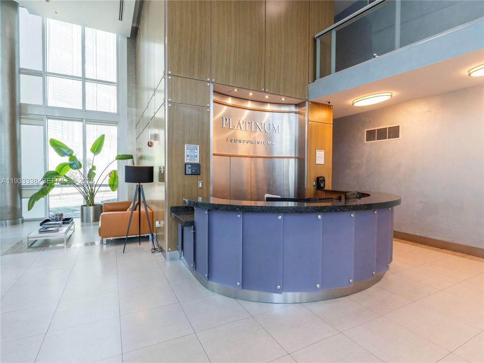 出租: $3,850 (2 贝兹, 2 浴室, 1007 平方英尺)