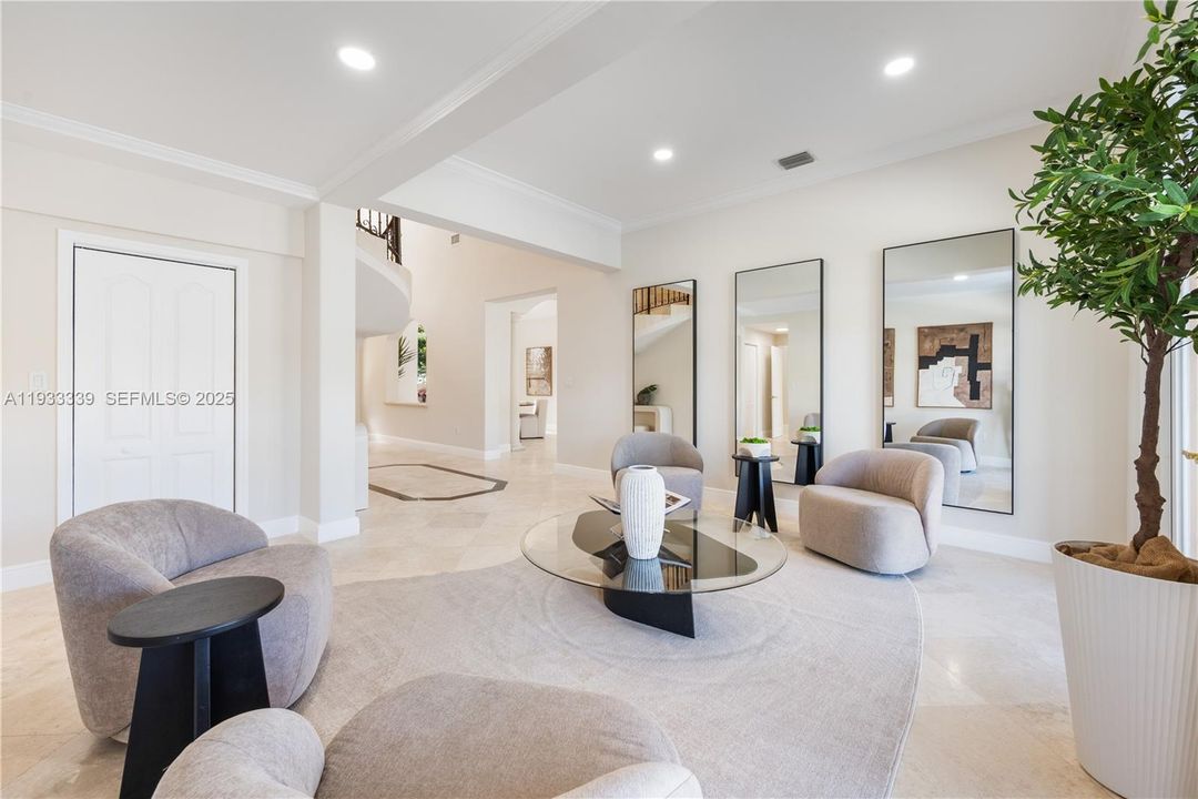 For Sale: $3,200,000 (5 beds, 4 baths, 3723 Square Feet)