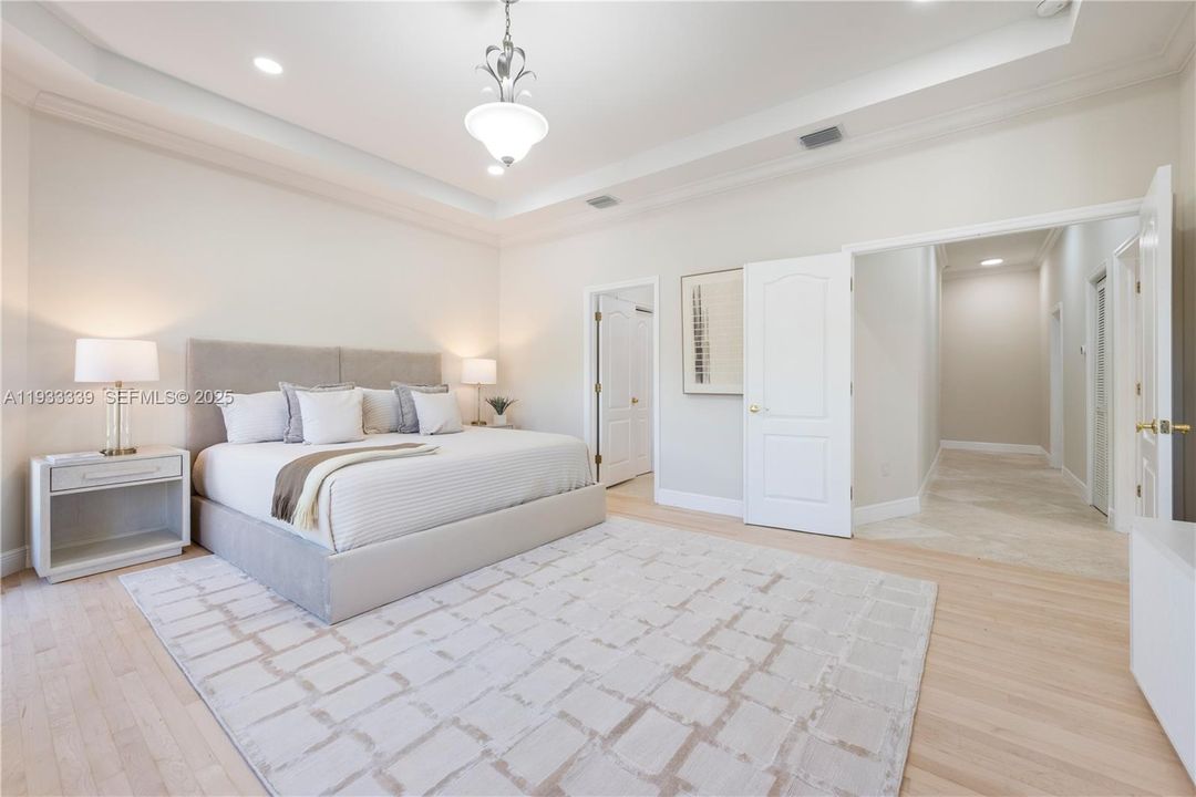 For Sale: $3,200,000 (5 beds, 4 baths, 3723 Square Feet)