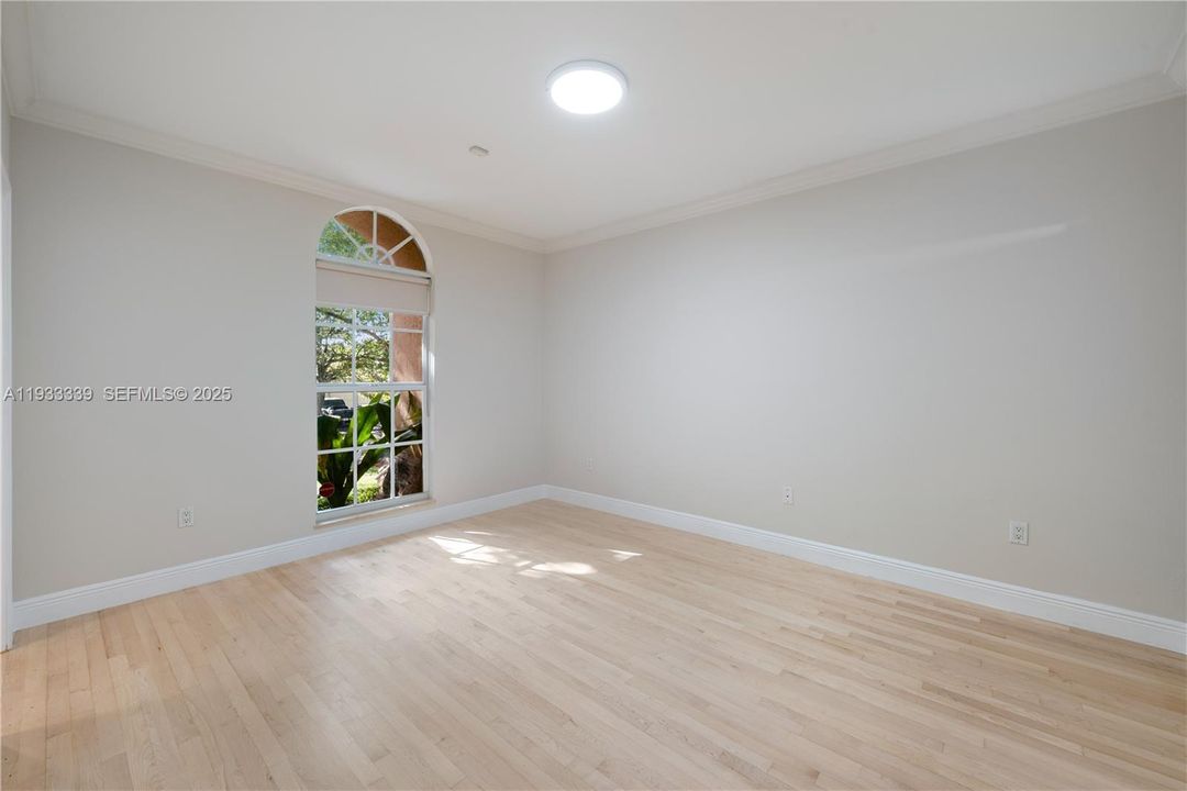 For Sale: $3,200,000 (5 beds, 4 baths, 3723 Square Feet)