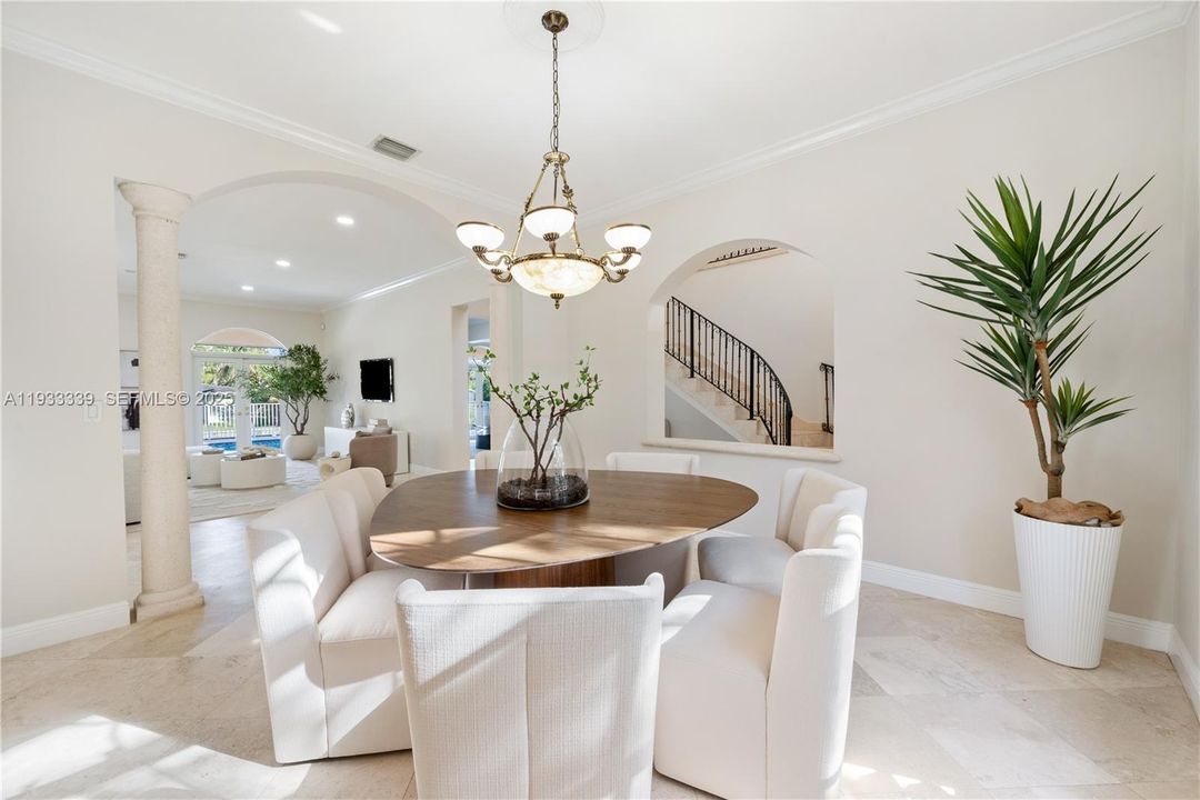 For Sale: $3,200,000 (5 beds, 4 baths, 3723 Square Feet)