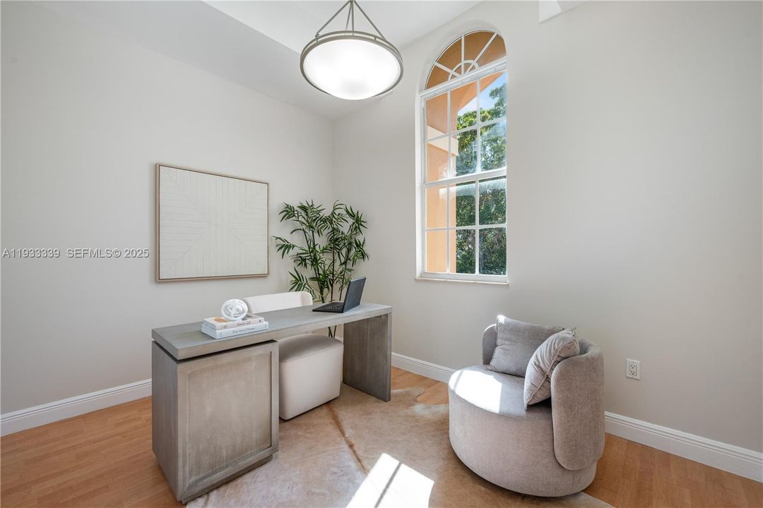 For Sale: $3,200,000 (5 beds, 4 baths, 3723 Square Feet)