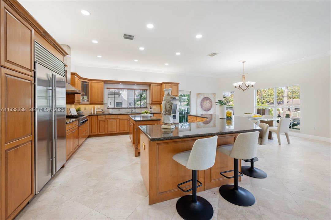 For Sale: $3,200,000 (5 beds, 4 baths, 3723 Square Feet)