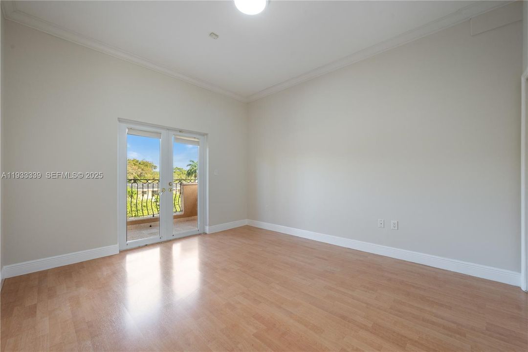 For Sale: $3,200,000 (5 beds, 4 baths, 3723 Square Feet)