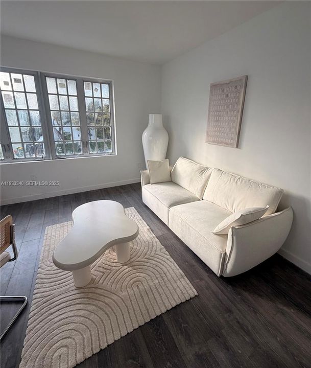 For Rent: $2,200 (1 beds, 1 baths, 10160 Square Feet)