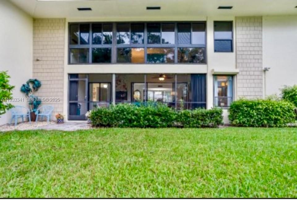 For Sale: $290,000 (2 beds, 2 baths, 1267 Square Feet)