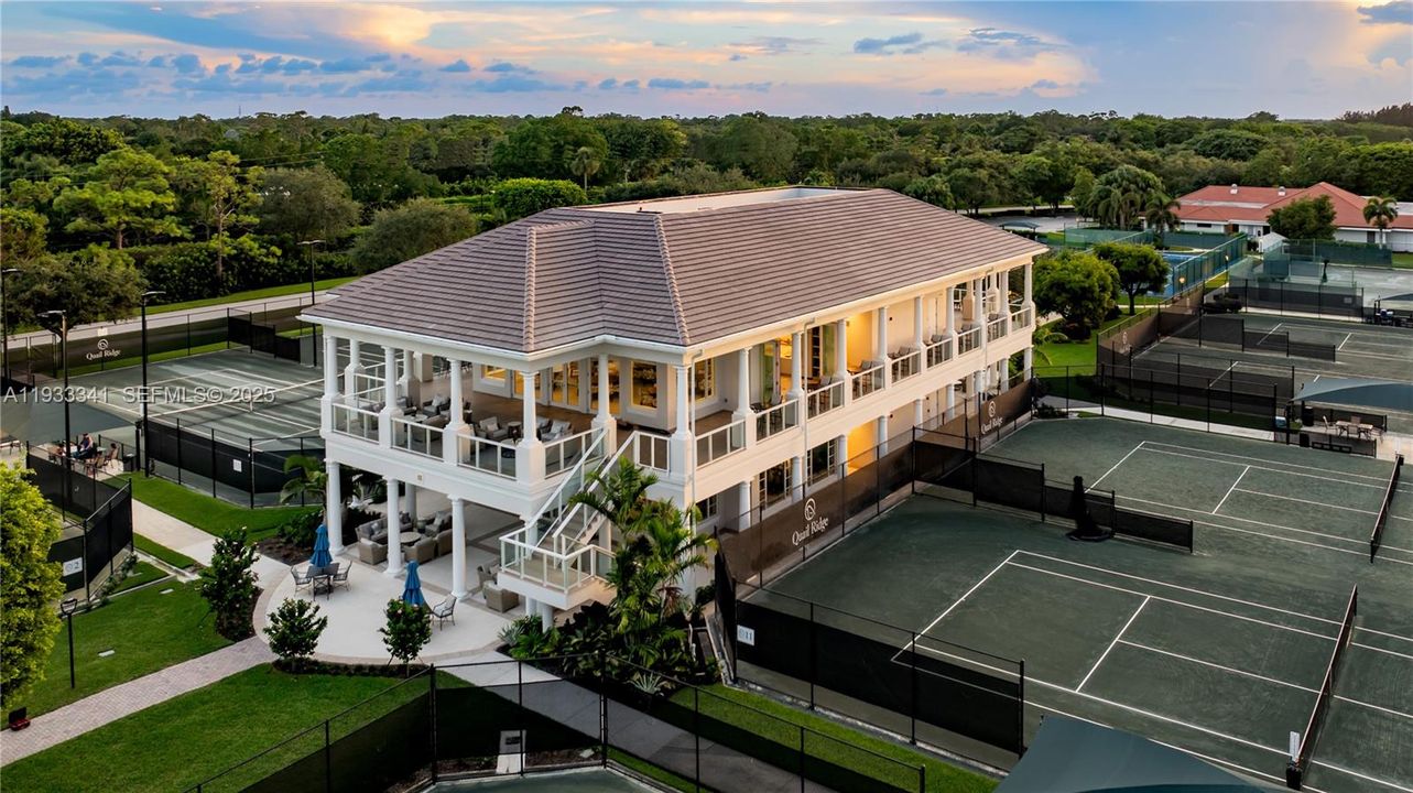 For Sale: $290,000 (2 beds, 2 baths, 1267 Square Feet)