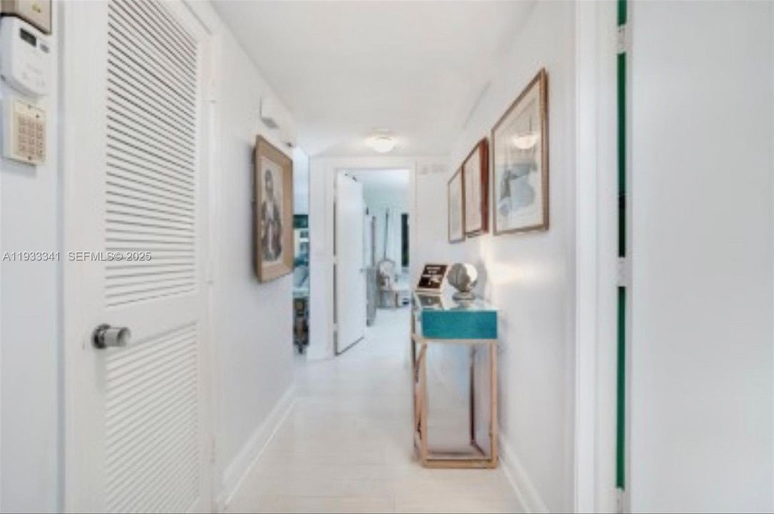 For Sale: $290,000 (2 beds, 2 baths, 1267 Square Feet)