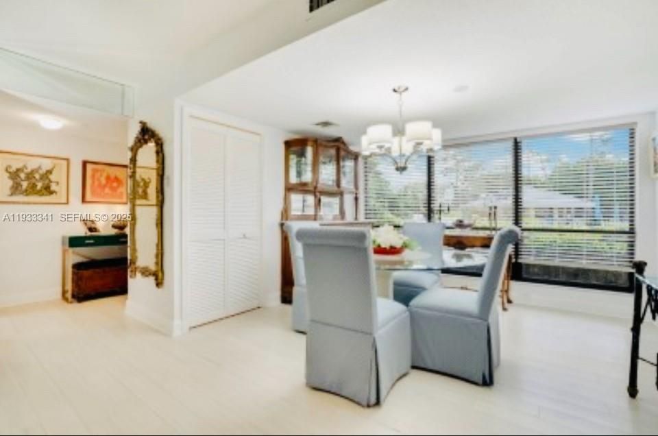 For Sale: $290,000 (2 beds, 2 baths, 1267 Square Feet)