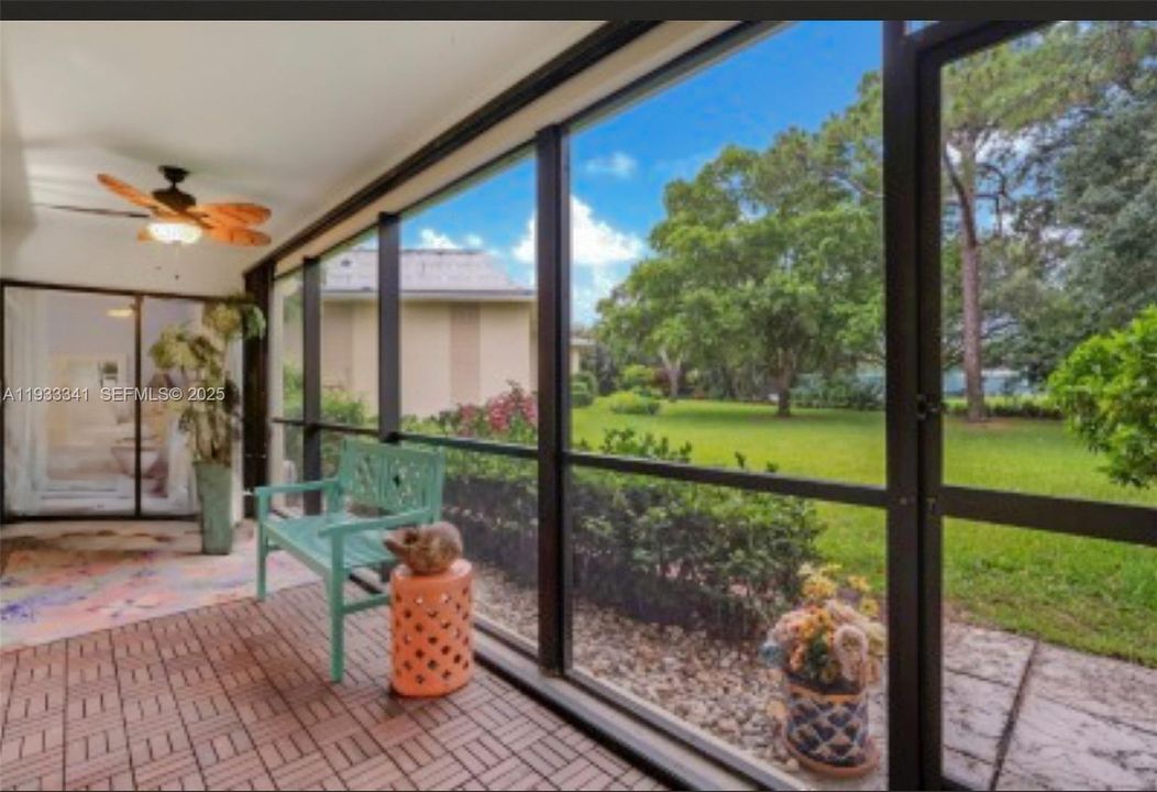 For Sale: $290,000 (2 beds, 2 baths, 1267 Square Feet)