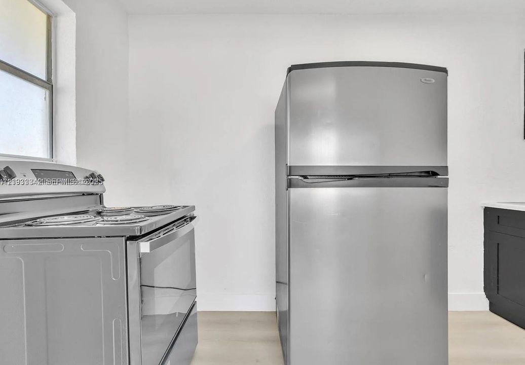 待售: $480,000 (0 贝兹, 0 浴室, 848 平方英尺)