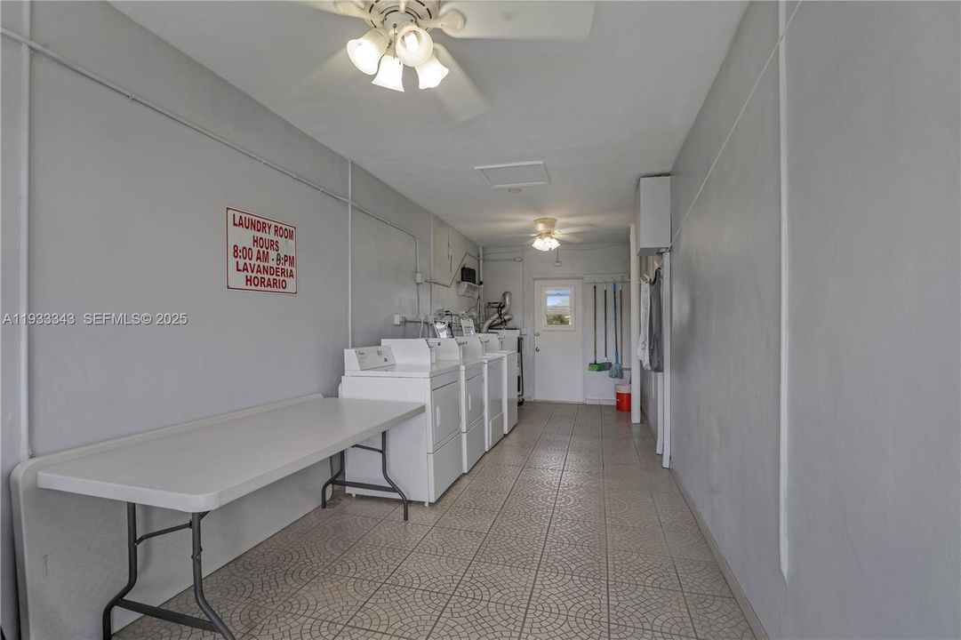 На продажу: $209,900 (2 спален, 1 ванн, 670 Квадратных фут)