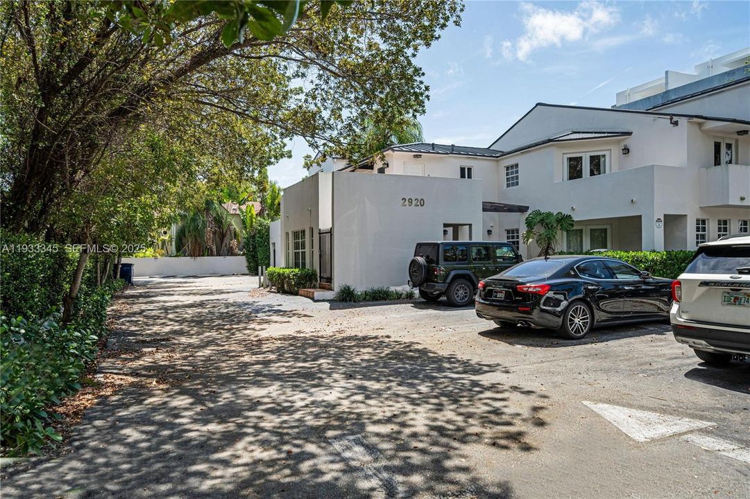 出租: $2,600 (1 贝兹, 1 浴室, 0 平方英尺)