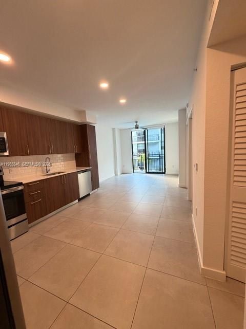 出租: $2,570 (1 贝兹, 1 浴室, 0 平方英尺)