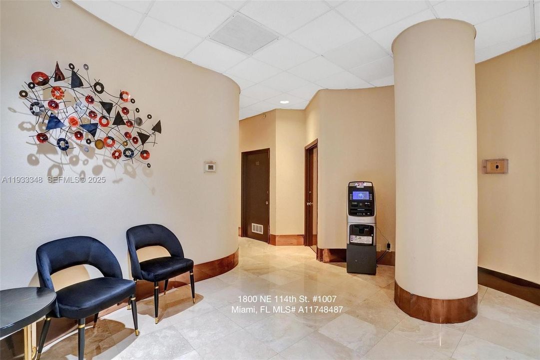 待售: $277,900 (1 贝兹, 2 浴室, 1460 平方英尺)