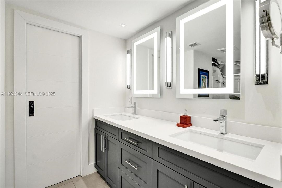 待售: $277,900 (1 贝兹, 2 浴室, 1460 平方英尺)