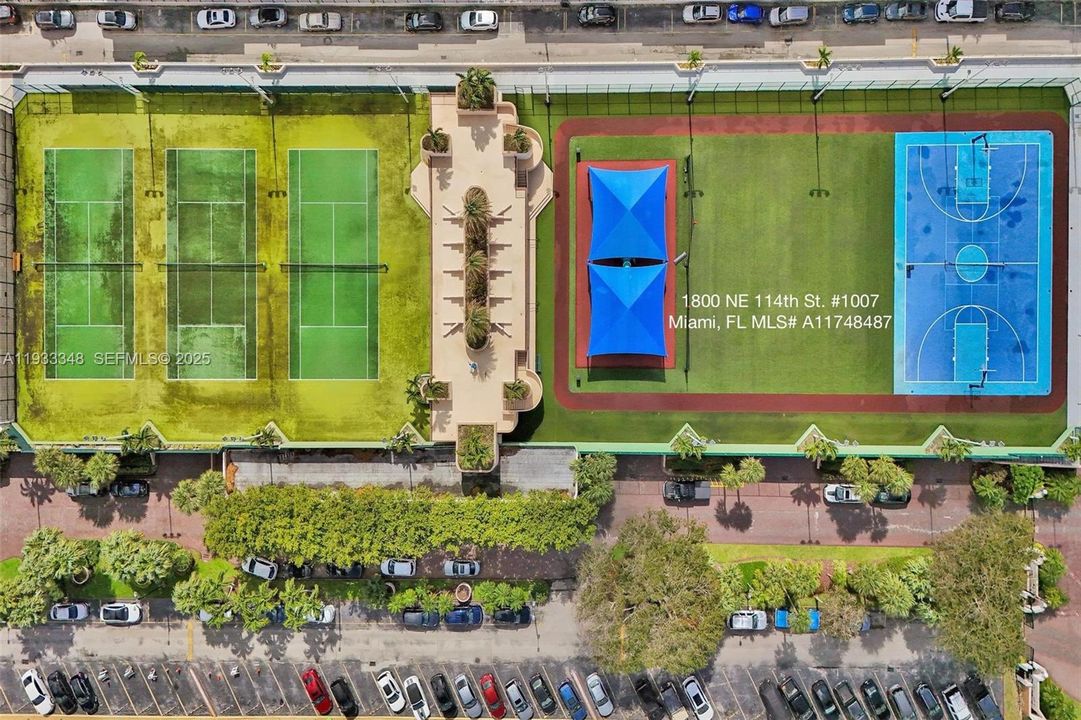 待售: $277,900 (1 贝兹, 2 浴室, 1460 平方英尺)