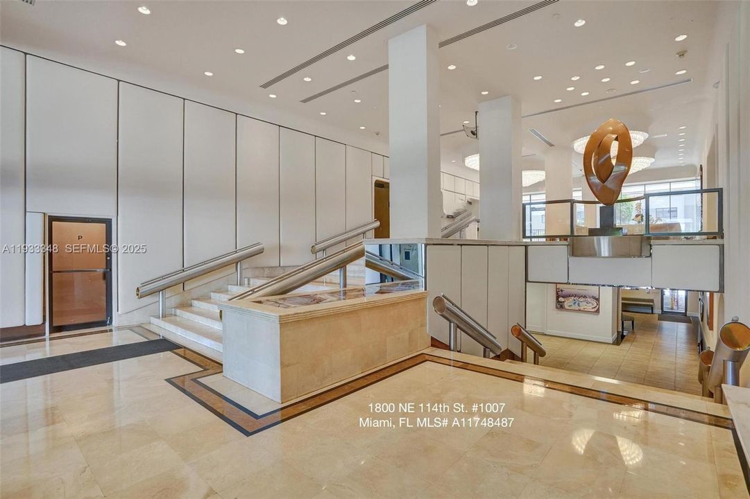 待售: $277,900 (1 贝兹, 2 浴室, 1460 平方英尺)