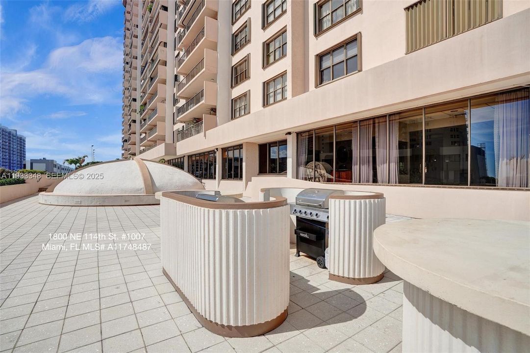 待售: $277,900 (1 贝兹, 2 浴室, 1460 平方英尺)