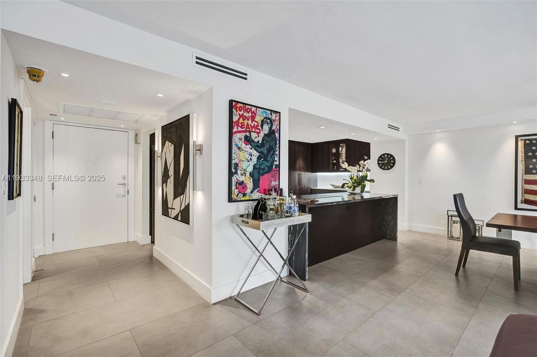 待售: $277,900 (1 贝兹, 2 浴室, 1460 平方英尺)