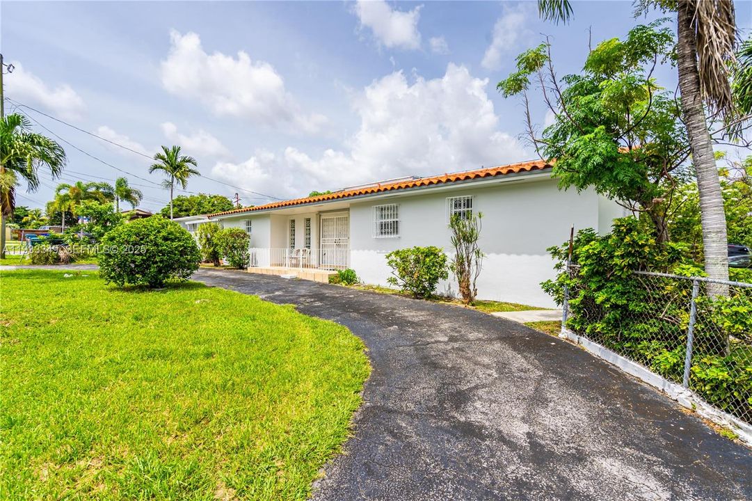 En Renta: $3,200 (3 camas, 2 baños, 1067 Pies cuadrados)