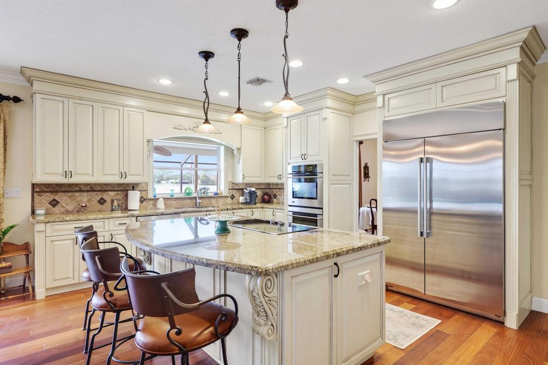 2097 Circle Pl Dr - Kitchen(6)