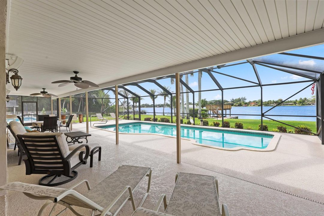 2097 Circle Pl Dr - Screened Pool Area
