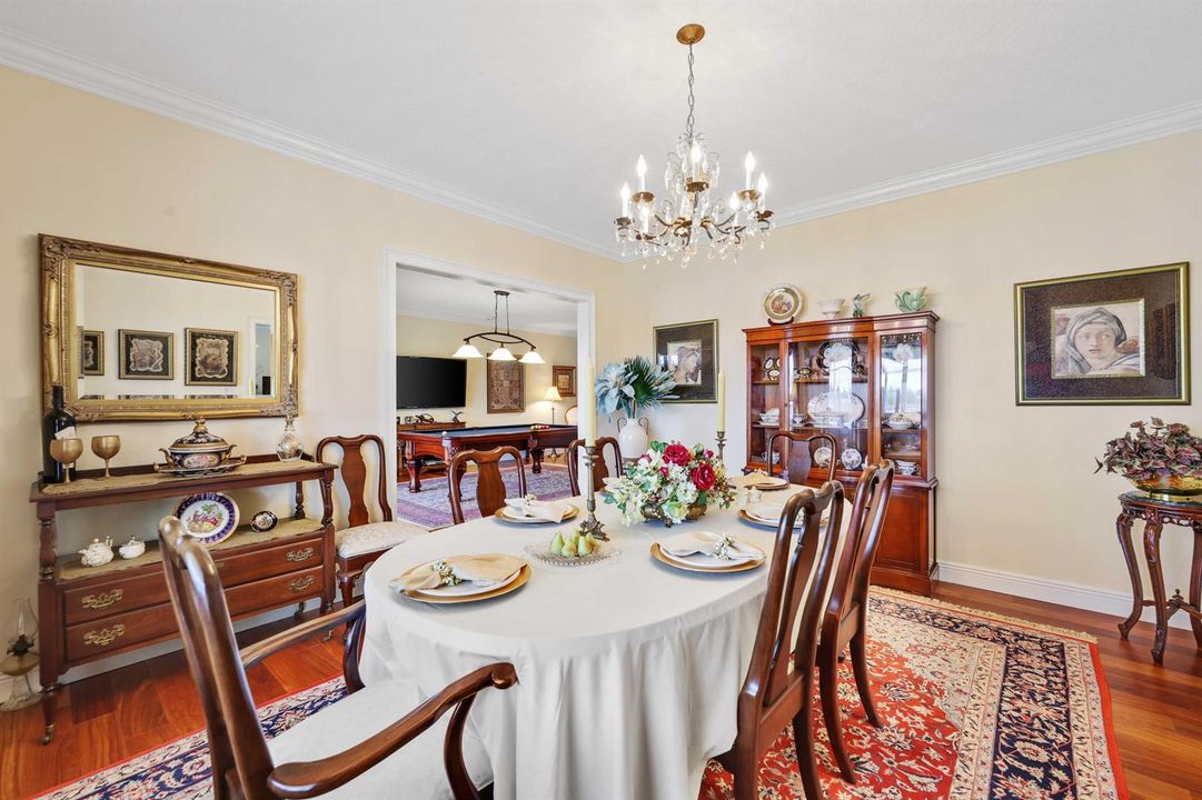 2097 Circle Pl Dr - Dining Room