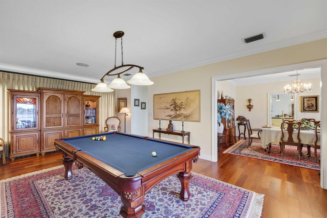 2097 Circle Pl Dr - Living Room
