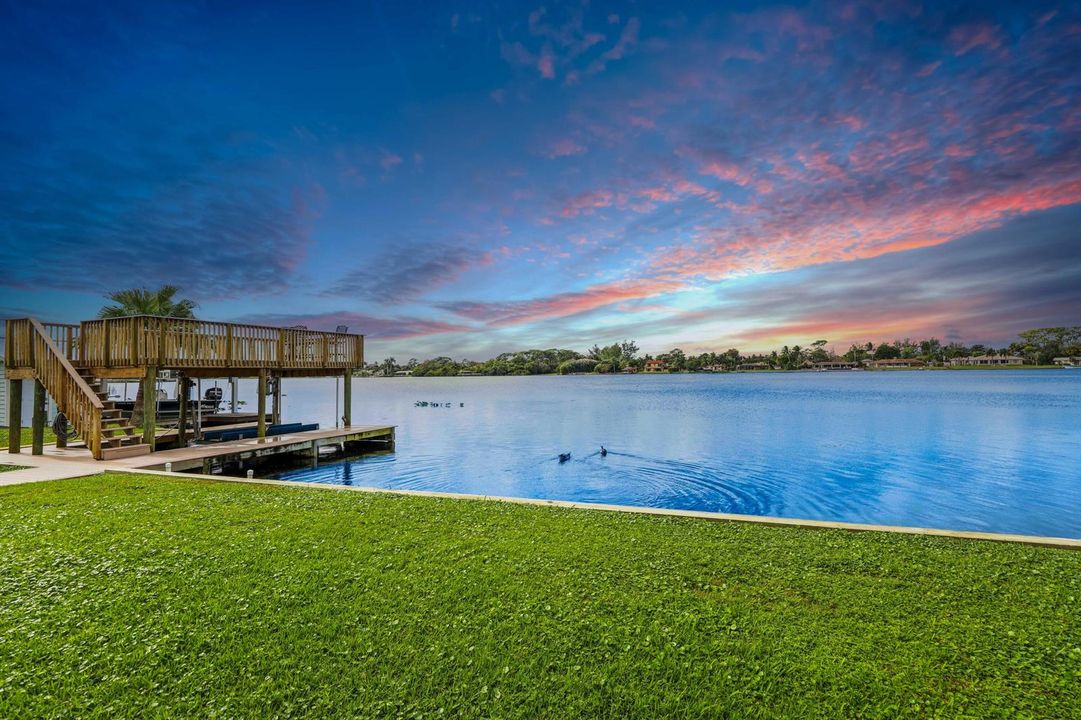 2097-Circle-Pl-Dr- Sunset