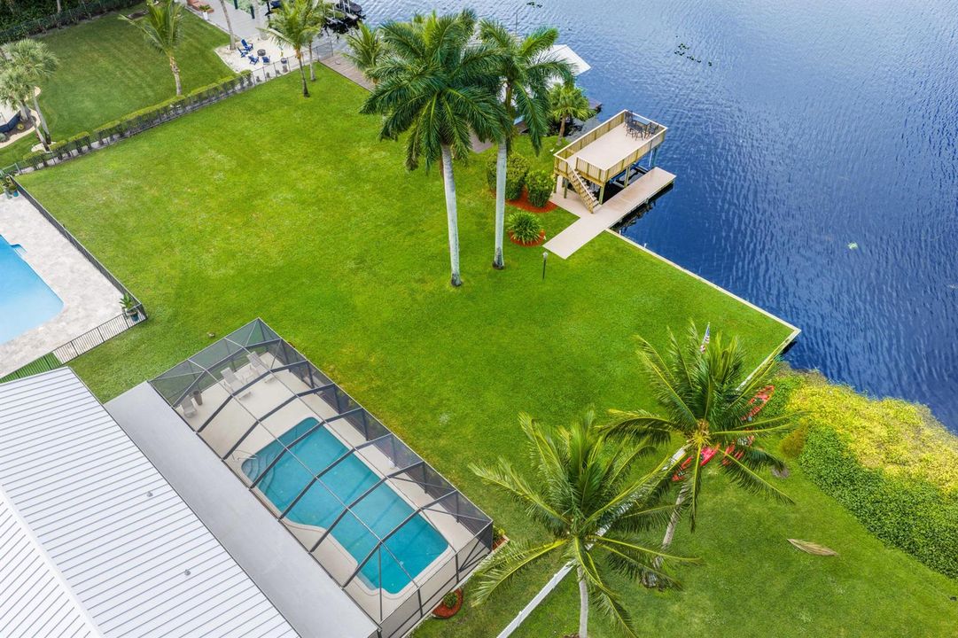 2097 Circle Pl Dr - Pool/Backyard