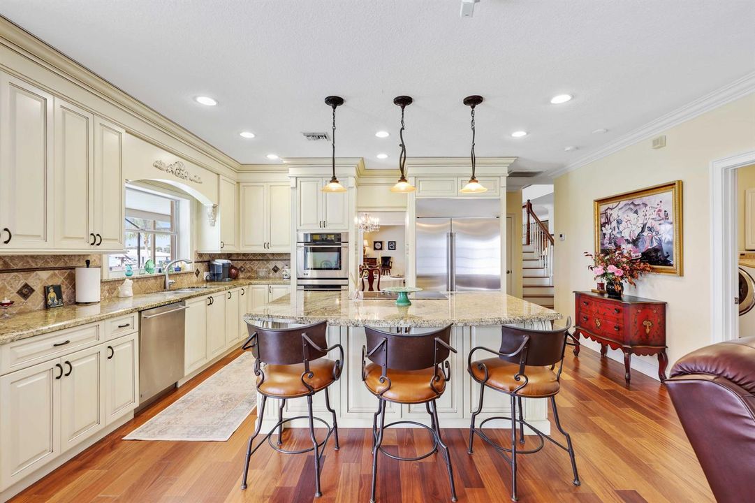 2097 Circle Pl Dr - Kitchen(5)