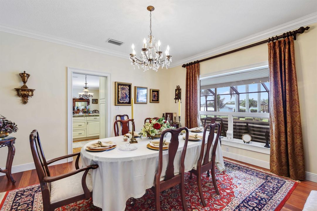 2097 Circle Pl Dr - Dining Room(1)