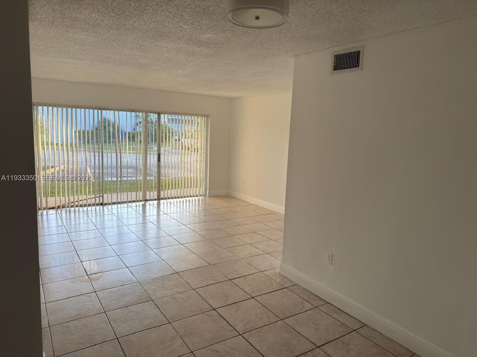 For Sale: $265,000 (1 beds, 1 baths, 1149 Square Feet)