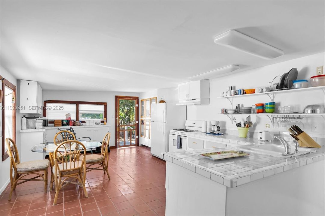 En Venta: $699,000 (2 camas, 2 baños, 1496 Pies cuadrados)