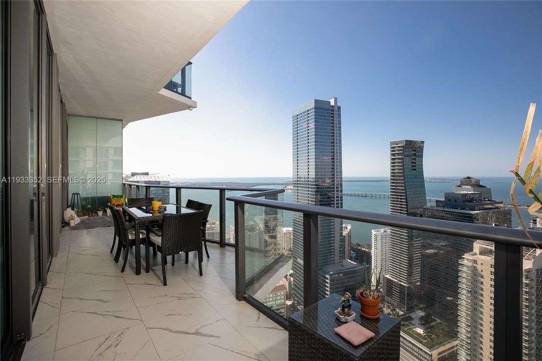 For Rent: $11,000 (4 beds, 3 baths, 2084 Square Feet)