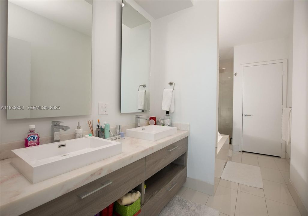 For Rent: $11,000 (4 beds, 3 baths, 2084 Square Feet)